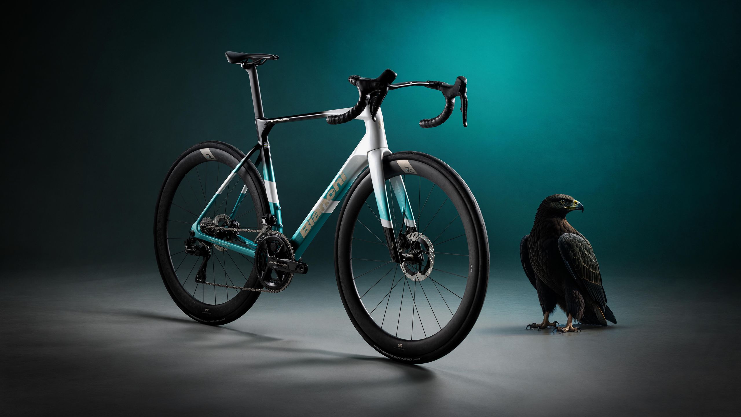 Bianchi lance un nouveau vélo de course, mais pas celui auquel nous nous attendions - Demande-t-on du temps dans l'Au-delà ?