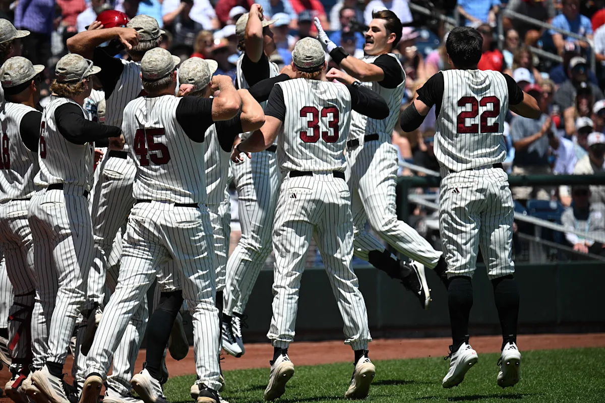 Ce qu'Ole Miss a lancé contre Troy après que les Rebels aient perdu une avance de quatre points lors de la défaite du CWS