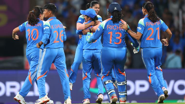 "Cela ne fera pas une grande différence" : l'entraîneur féminin pakistanais Wahab Riaz réagit à la politique d'interdiction de poignée de main lors des matchs de cricket IND contre PAK