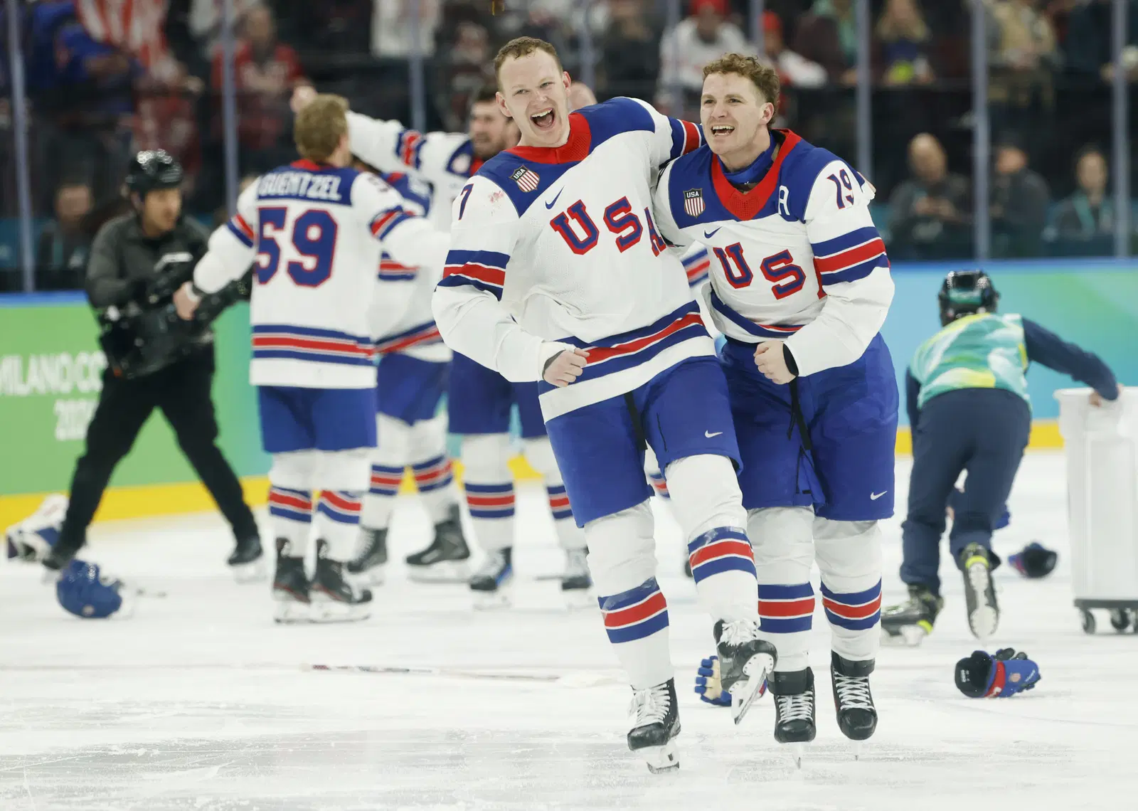 "C'est fini pour la Ligue": les médias sociaux réagissent à l'échange à succès de Brady Tkachuk avec les Panthers