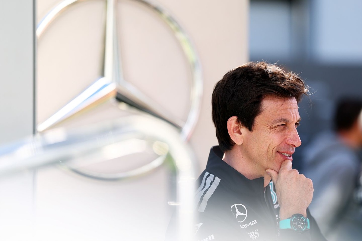 "Comme il se doit" : Mercedes soutient le verdict de la FIA ADUO après le résultat choc de Red Bull