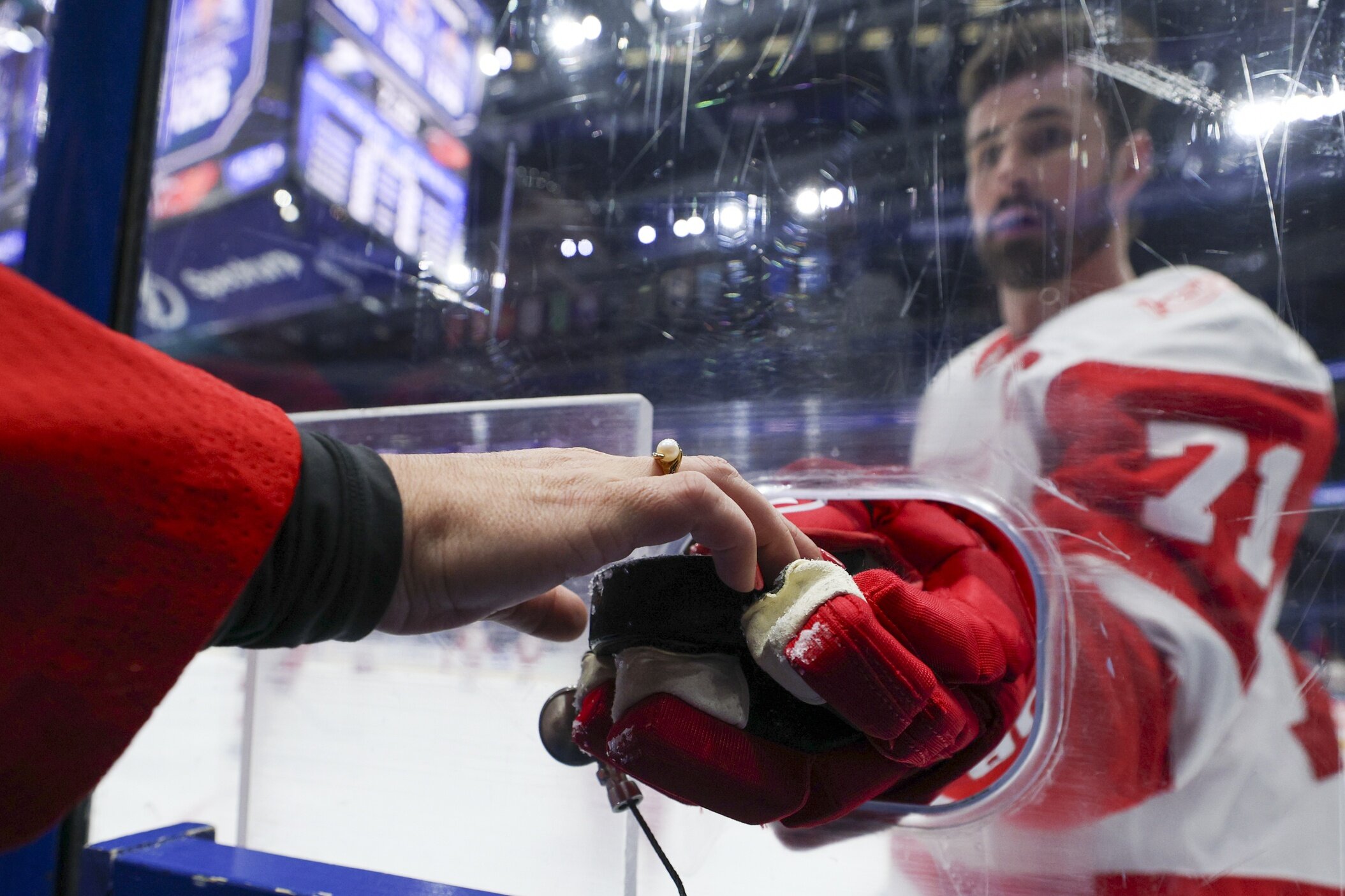Échanger contre Dylan Larkin forcerait le Wild à choisir Sophie – Minnesota Wild