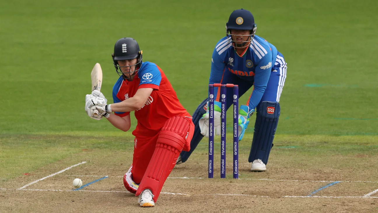 Échauffement de la Coupe du monde T20 2026 : l'Angleterre salue les exploits d'échauffement de Richa Ghosh