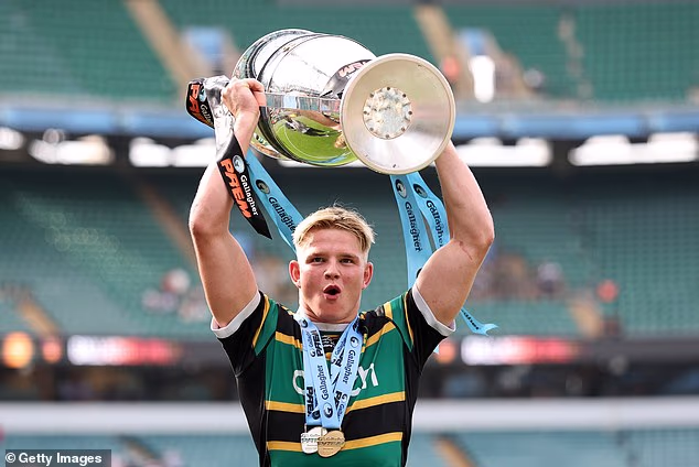 Henry Pollock a aidé les Northampton Saints à remporter la gloire finale du Prem Rugby