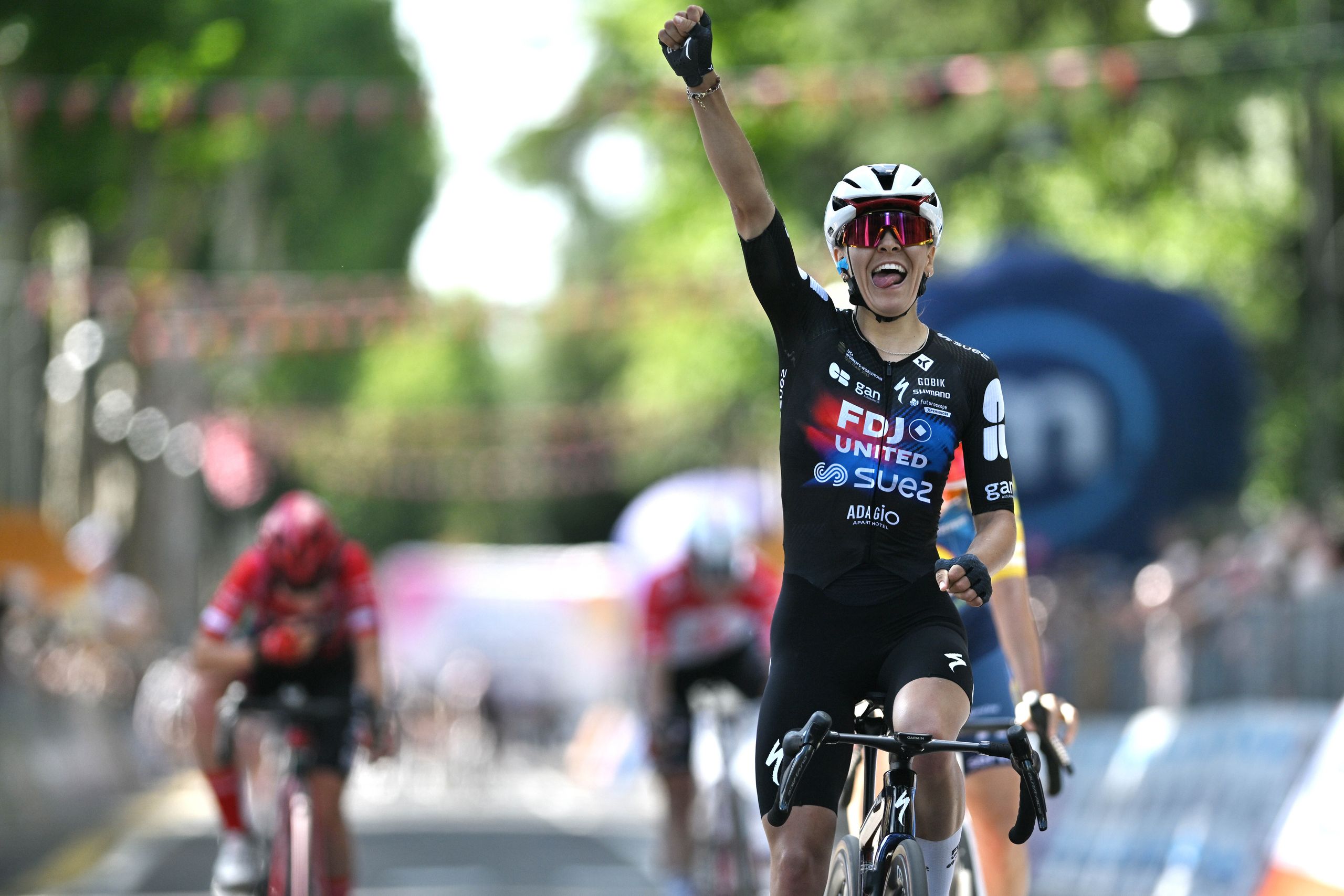 "Il fallait garder la tête froide et garder son sang-froid, mais ça y est, j'y suis parvenu" - Célia Gery, 20 ans, remporte la 7e étape du Giro d'Italia féminin.