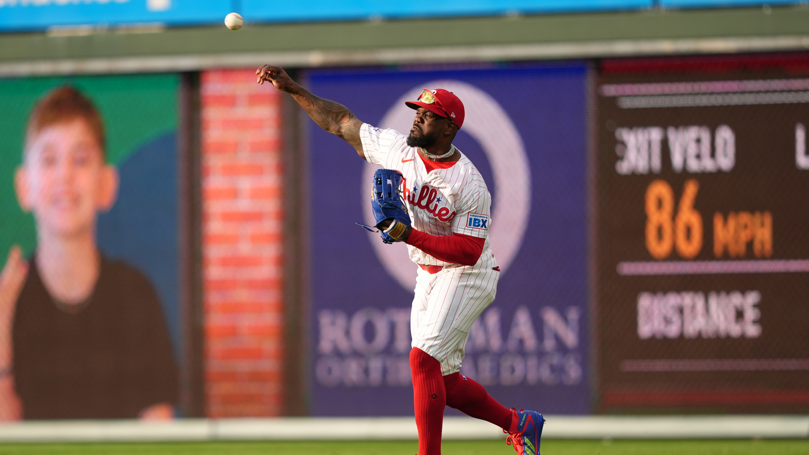 La blessure d'Adolis Garcia crée un grand vide dans le champ extérieur des Phillies