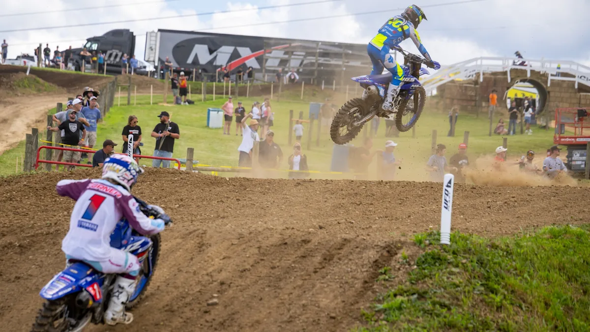La popularité du Women's Pro Motocross (WMX) a convaincu Lotte van Drunen de concourir aux États-Unis