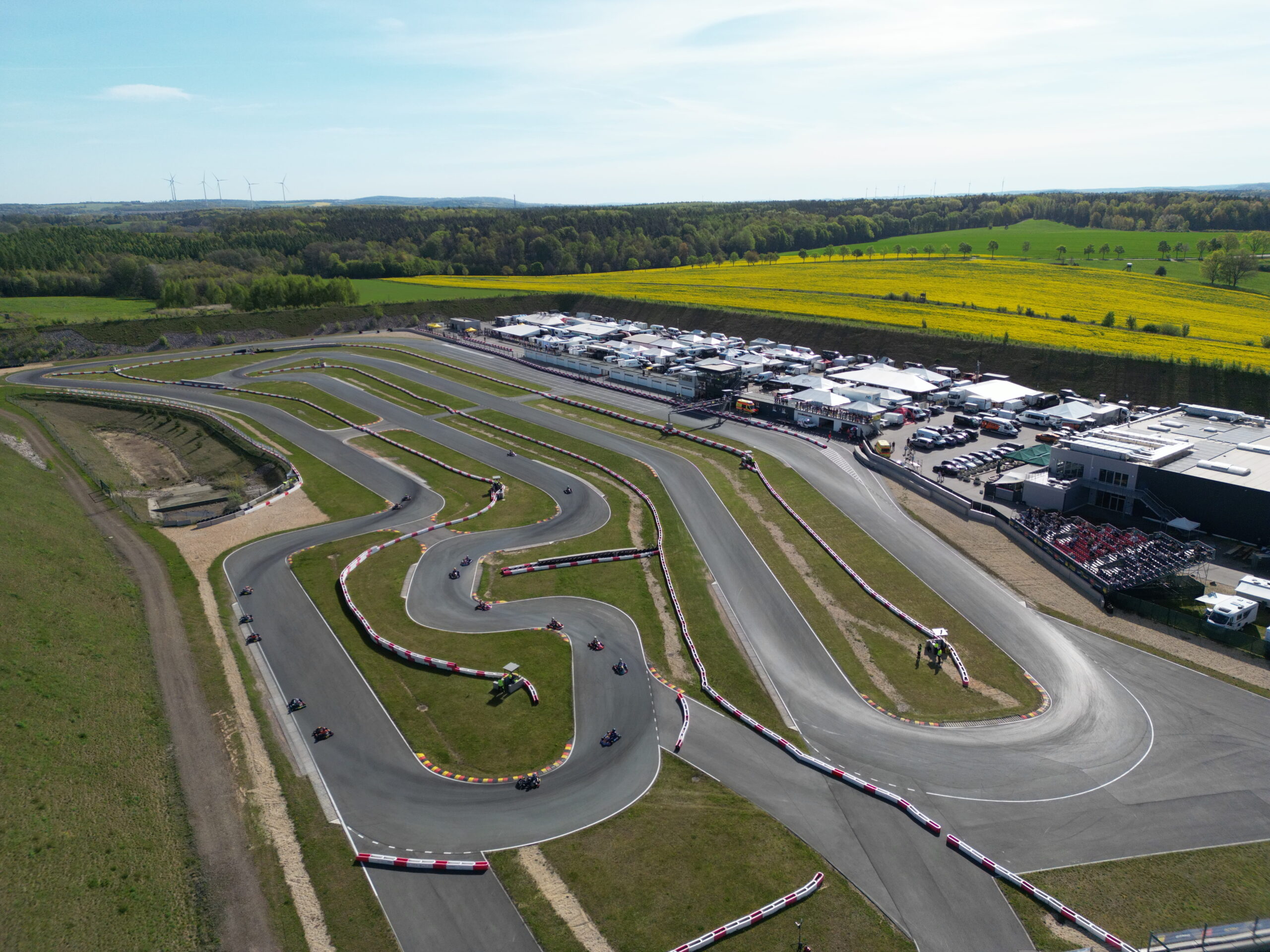 Le Championnat d'Europe FIA ​​de Karting s'échauffe alors que Baglin se rapproche du titre OK