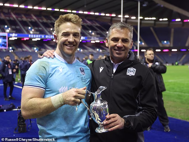 Kyle Steyn et Franco Smith célèbrent la victoire contre Édimbourg à Murrayfield, où ils chercheront à créer d'autres souvenirs magiques ce week-end contre les Bulls.