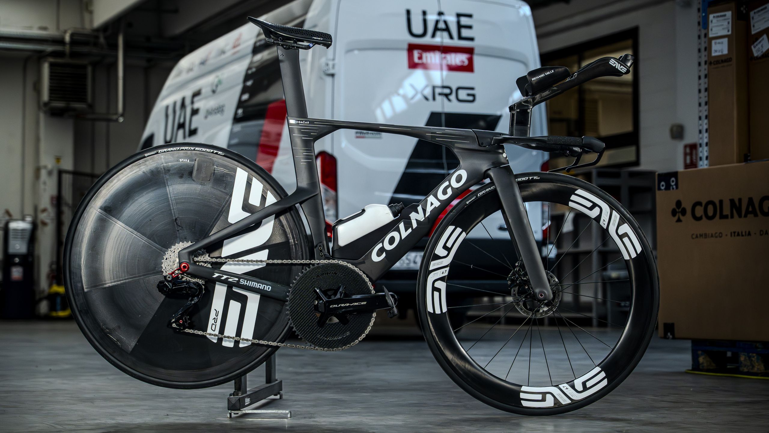 Le nouveau vélo de contre-la-montre de Tadej Pogacar est officiellement là : tous les détails sur le Colnago TT2, plus léger d'un demi-kilo