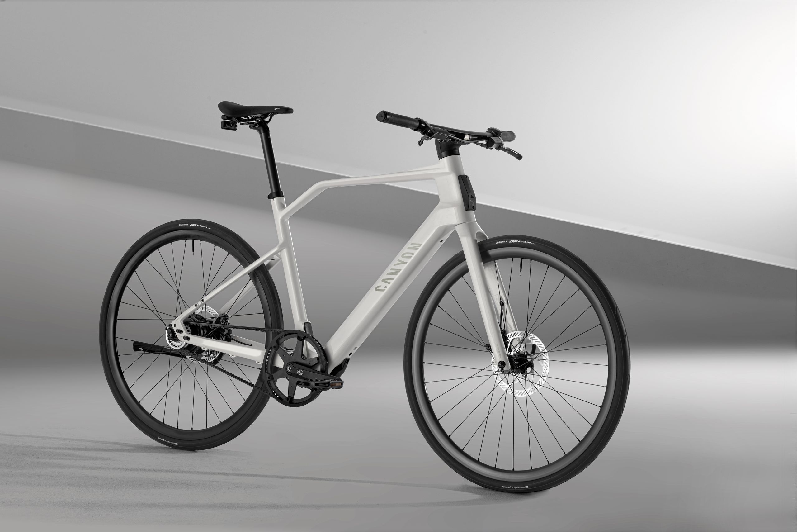 Le nouveau vélo électrique de Canyon peut communiquer avec les voitures, mais les vélos sont-ils ceux qu'il faut changer ?
