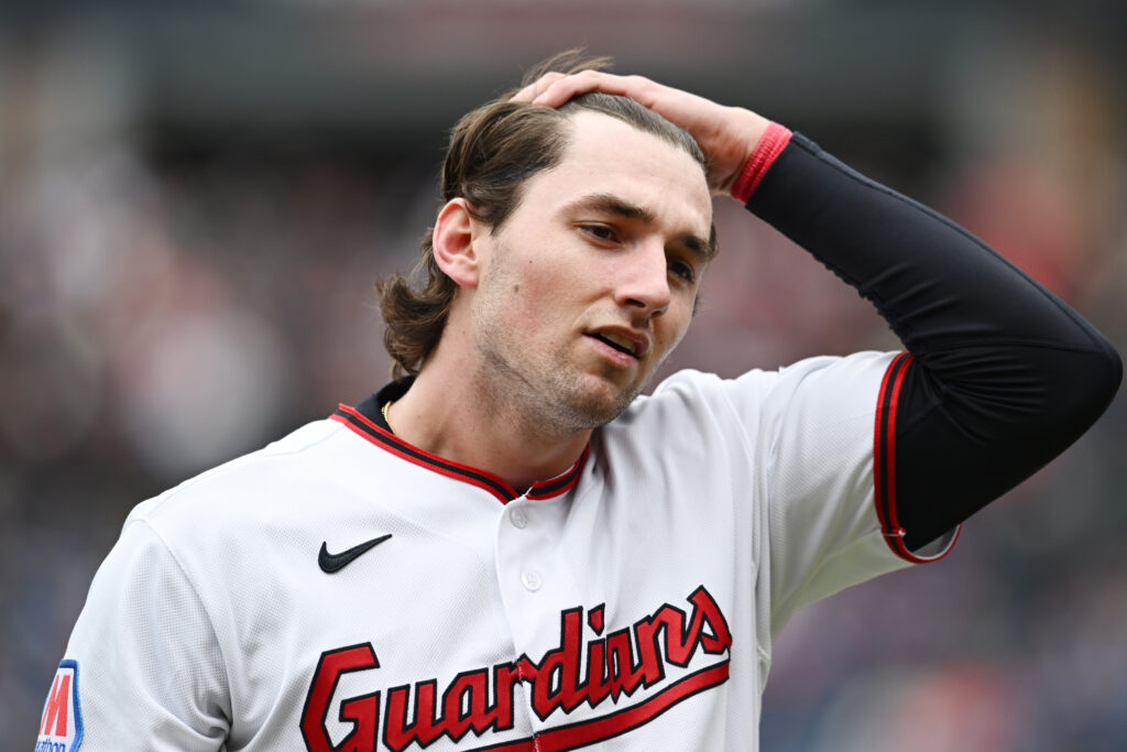 Les Guardians placent DeLauter sur la liste des blessés et rappellent Watson pour ses débuts