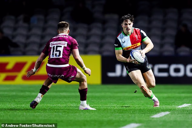 Il y avait des sièges vides à Twickenham Stoop samedi soir alors que la saison des Harlequins se terminait par une défaite en Coupe des Champions face aux Sale Sharks.