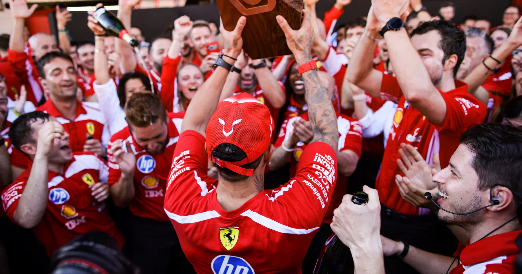 Lewis Hamilton "renaît" alors que la quête d'un huitième titre de F1 commence maintenant - International Media Reacs