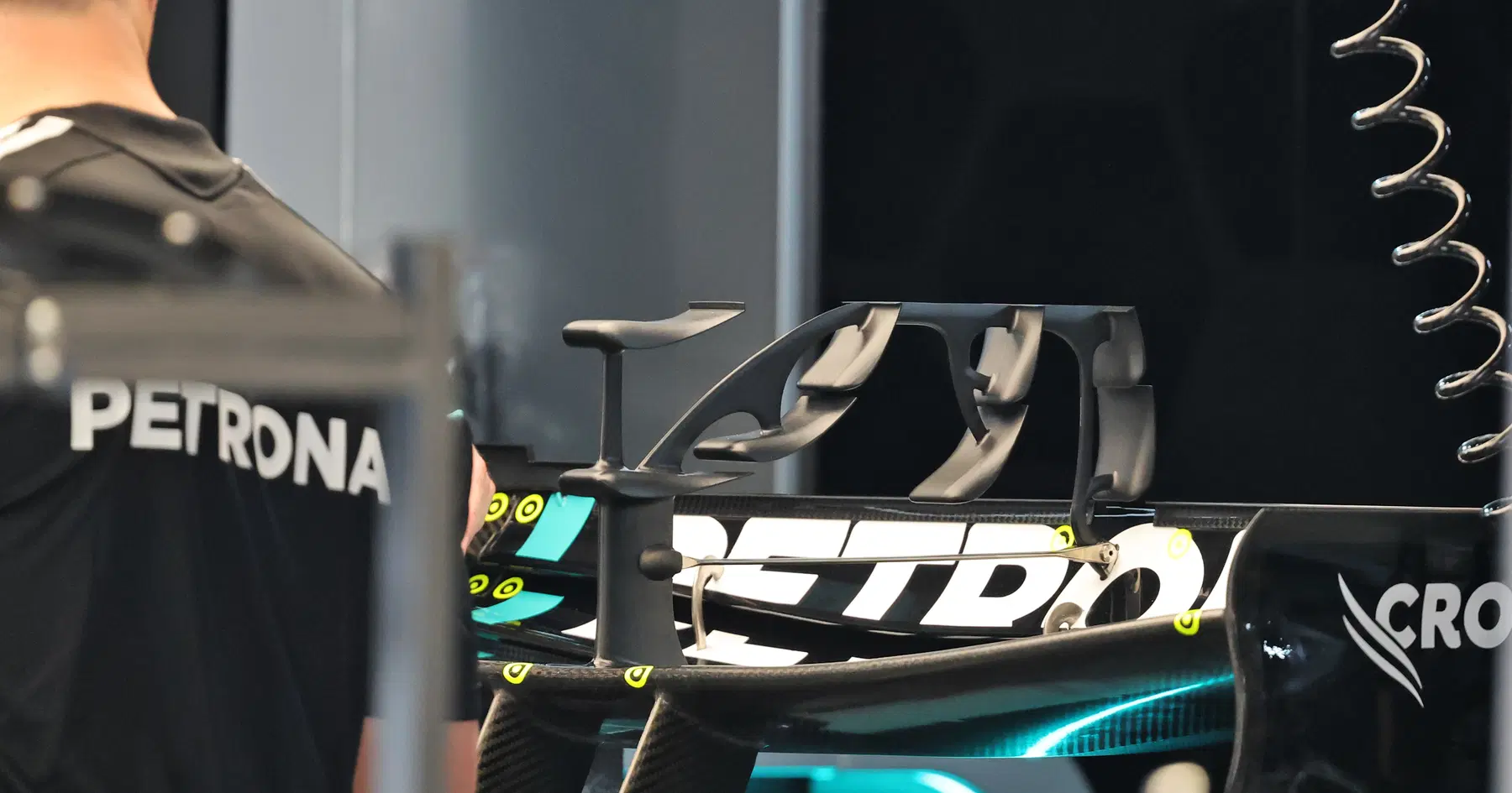 Mercedes et Red Bull révèlent une astuce astucieuse alors que Max Verstappen exclut un nouveau contrat - RacingNews365 Review