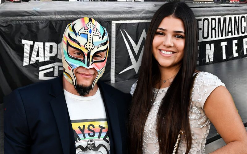 Rey Mysterio dit qu'Aalyah Mysterio se prépare à s'installer au WWE Performance Center