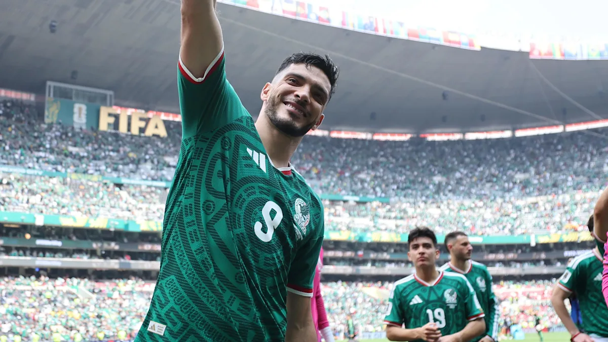 Trois expulsions lorsque le Mexique a battu l'Afrique du Sud lors de la première Coupe du monde