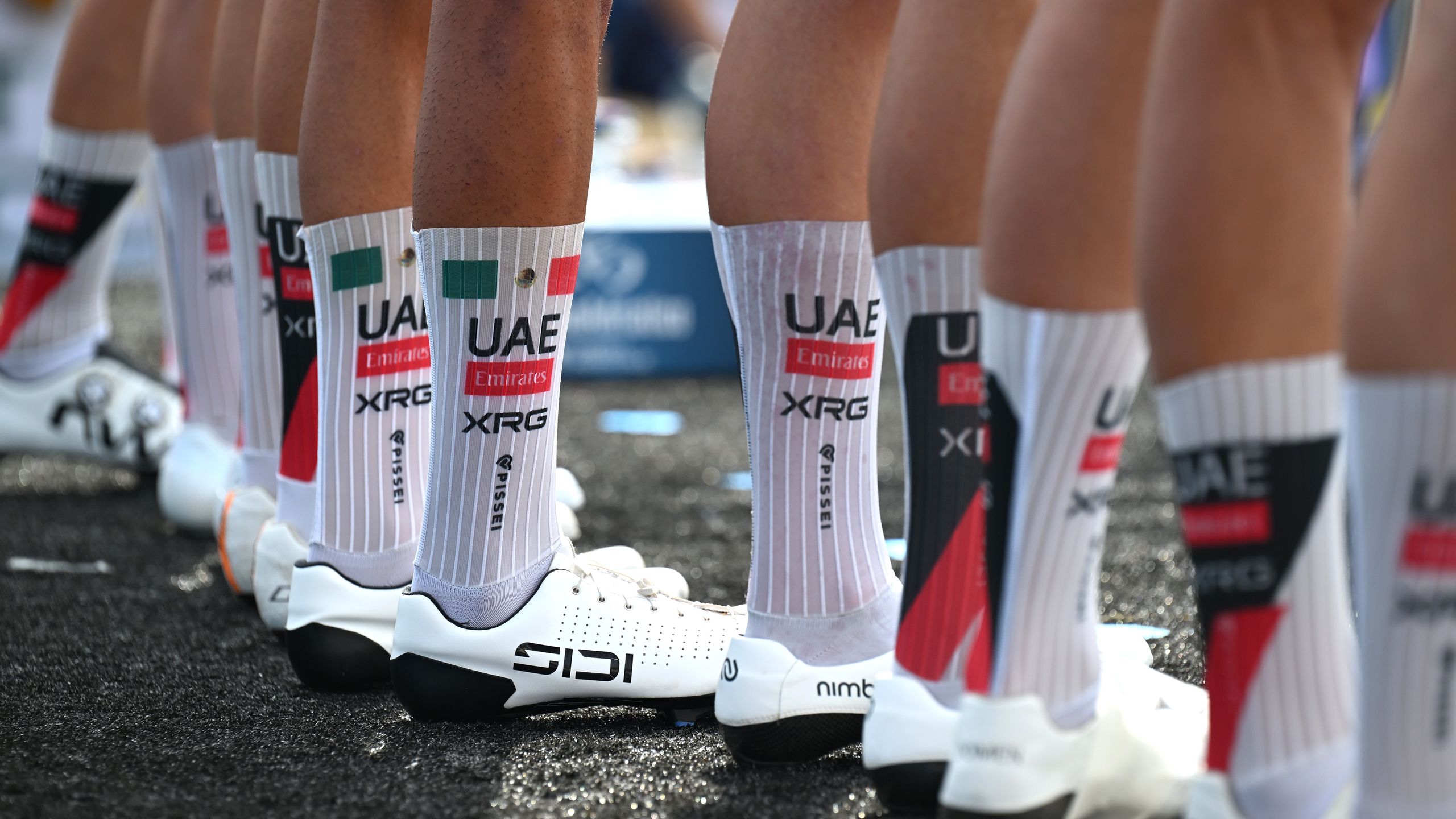 Trois prototypes et une victoire avec des chaussures étranges : Isaac del Toro expérimente depuis des mois alors que Sidi cherche à rejoindre la tendance des chaussures à lacets