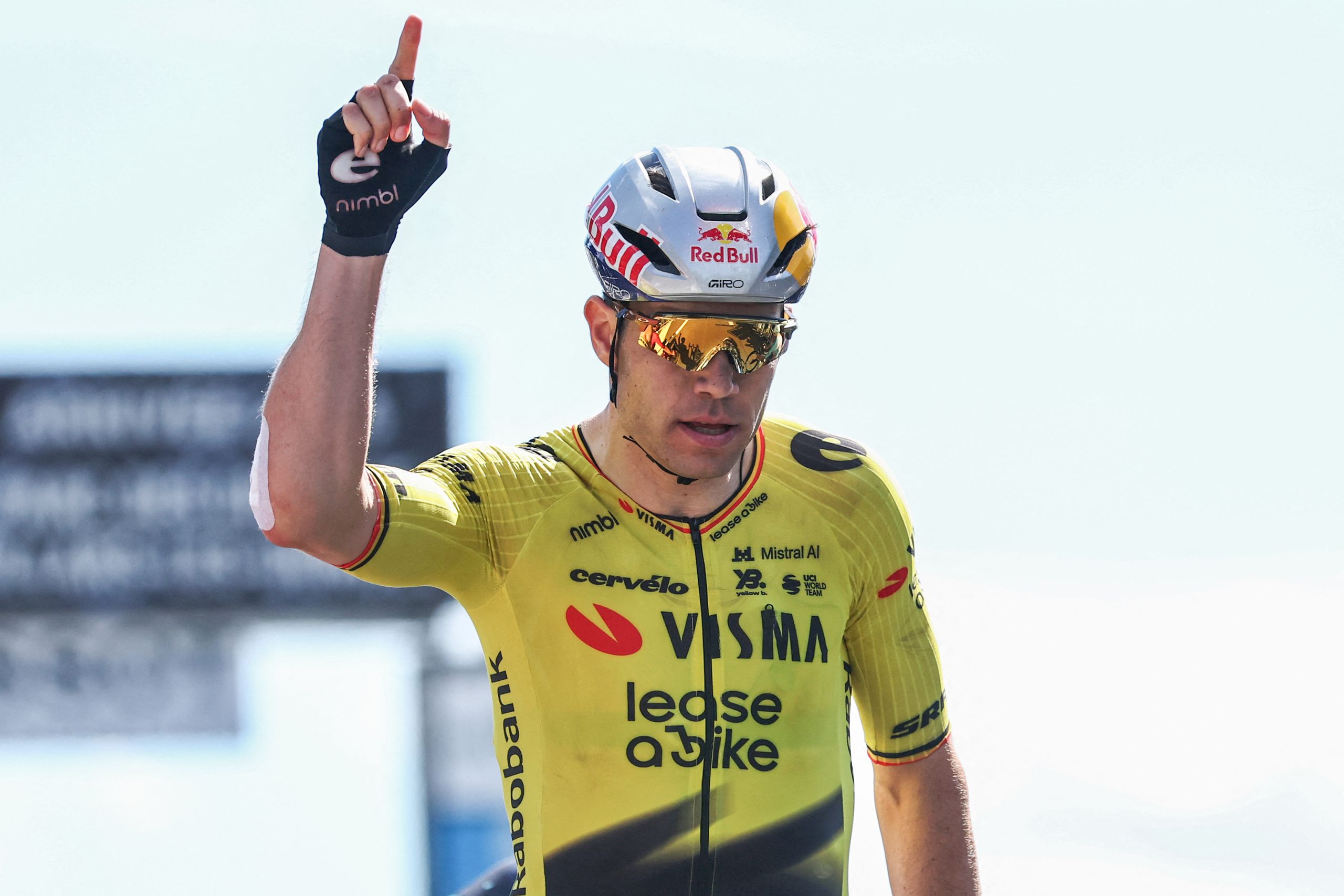 Wout van Aert "aurait pu contracter une septicémie", a subi une intervention chirurgicale pour nettoyer le coude infecté qui l'a exclu du Tour de France